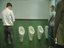10 Dinge, die Sie nicht tun sollten, wenn Sie auf der Herrentoilette sind 10 Dinge, die Sie nicht tun sollten, wenn Sie auf der Herrentoilette sind